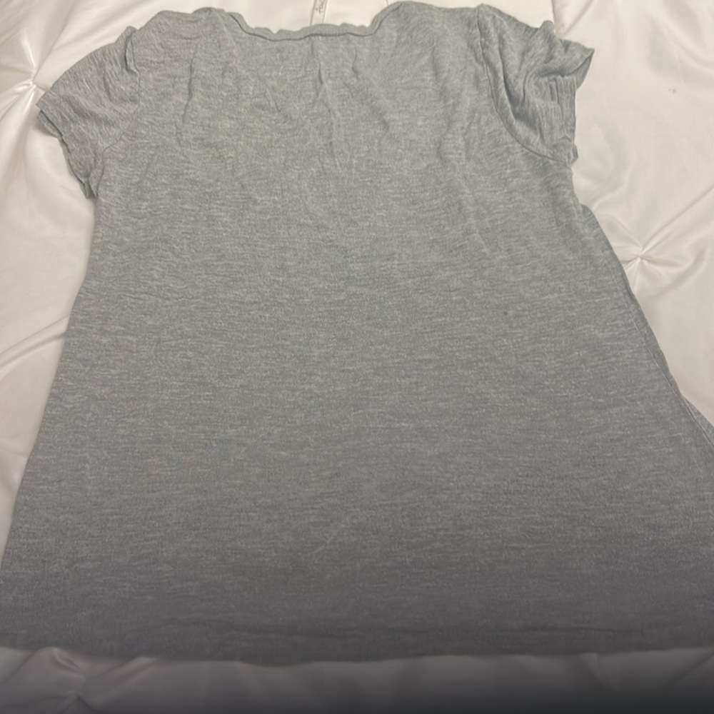Gray Tee 💥 - Picture 4 of 6